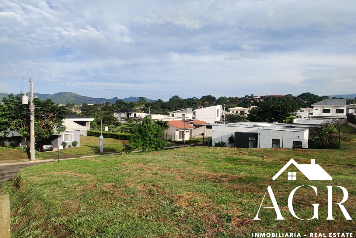 Lote 431m2 atras