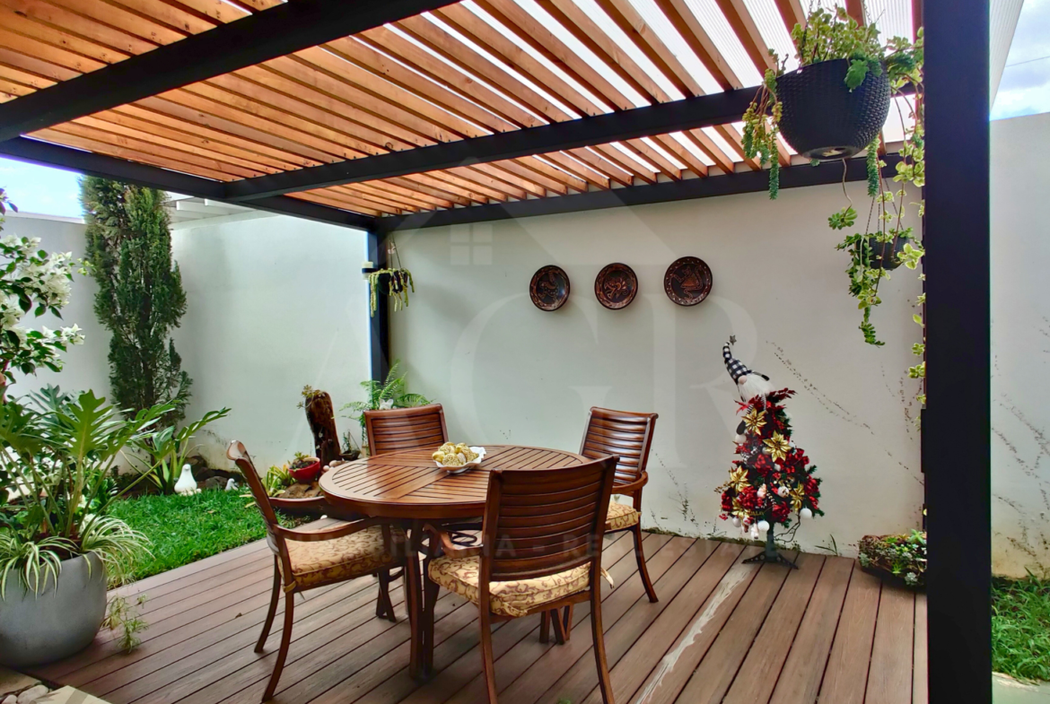 Casa en Condominio Grecia areas verdes y espacios abiertos